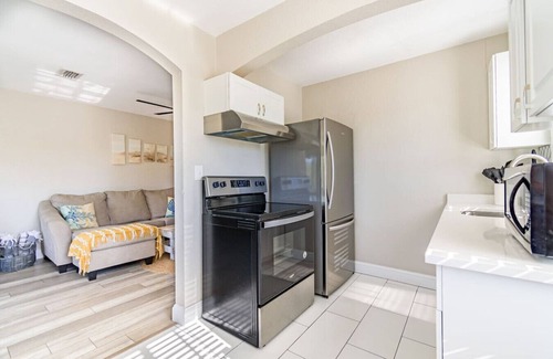 Clearwater Apartment | Sunny 2/1 Condo Close to Clearwater Beach