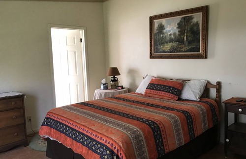 Greenwich House | Sunny 2 BR 2 Bath Home on the Hudson River /Empire State Trail