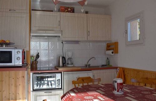 Font-Romeu-Odeillo-Via Apartment | Sunny 2-Room Cabin Apartment with Balcony, Near Font-Romeu Center