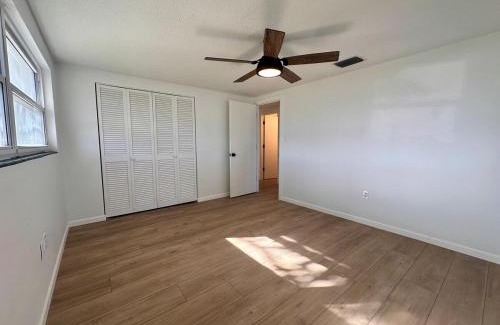 New Port Richey House | Sunny 2BR Getaway Near Beaches