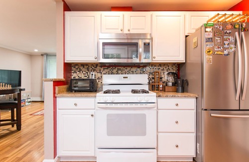 Newton Corner House | Sunny 3BR home near Boston DT and BC W/WiFi EV charger, Sauna