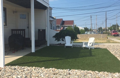 Southend House | Sunny 4 BR, 2 BA Townhouse