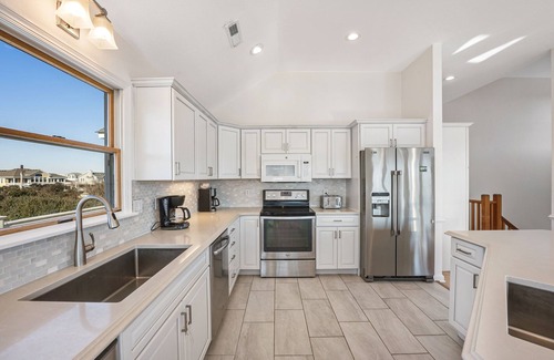 Whalehead Beach House | Sunny 8BR Dog Friendly | Pool | Hot Tub