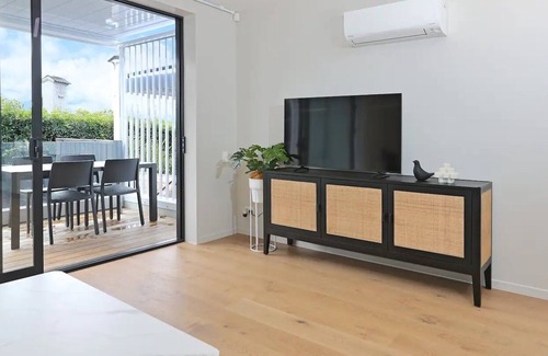 Greenlane - Ellerslie House | Sunny and Luxurious - Brand New Home in Remuera