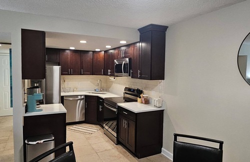 Indian Rocks Beach Condo | Sunny and Spacious Condo By The Beach