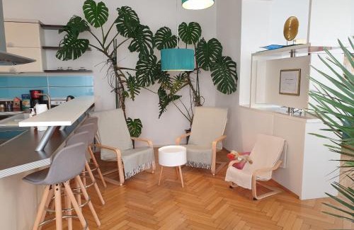 Favoriten Apartment | Sunny and spacious apartment near city centre