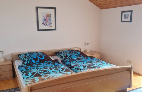 Missen-Wilhams Apartment | Sunny apartment, 2 bedrooms, 2 WC, WLAN, balcony, indoor pool, sauna, ski lift, cross-country ski trail