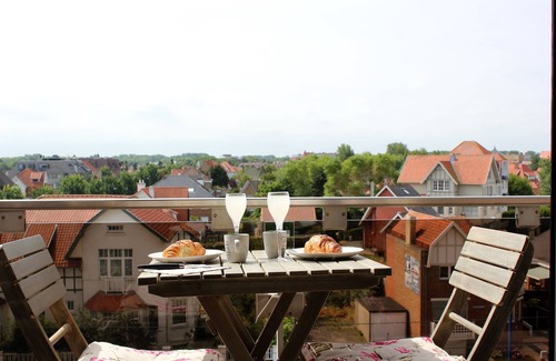 Koksijde-Bad Apartment | Sunny apartment near the sea and dunes
