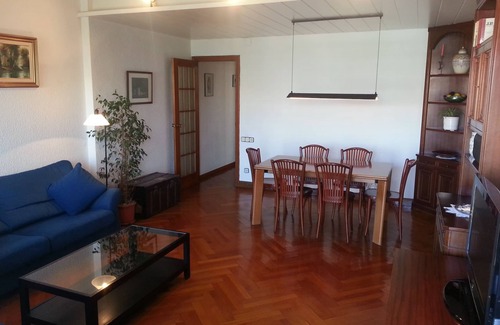 Sants Apartment | Sunny apartment with parking