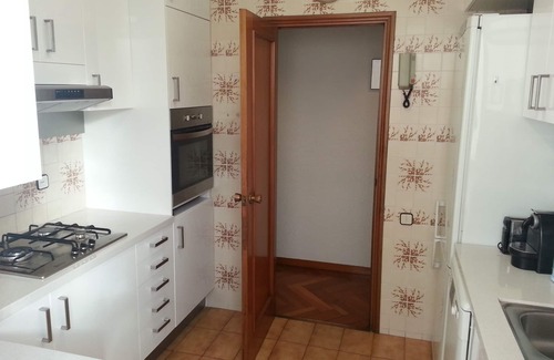 Sants Apartment | Sunny apartment with parking