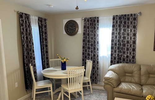 Warm Mineral Springs Apartment | Sunny Apartments a block from Warm Mineral Springs A2