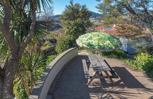 Nelson House | Sunny Bayview Retreat - Tranquil Hideaway with Stunning Bay Views