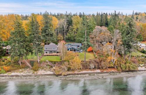 Bellingham House | Sunny Blue Beach House