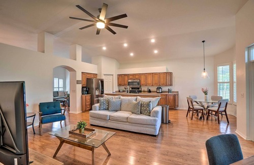 Sterling Ranch House | Sunny Brandon Getaway w/Fire Pit!