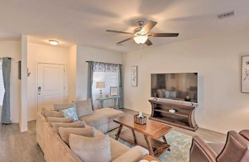 Bullhead City House | Sunny Bullhead City Home with Patio and Mtn View!