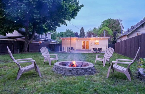Coeur d'Alene House | Sunny CDA Cottage – Cozy Midtown Retreat Near Lake