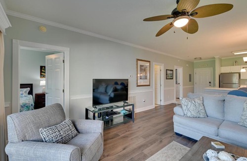 Central Myrtle Beach Apartment | Sunny Condo, 3 Mi to Broadway at the Beach!