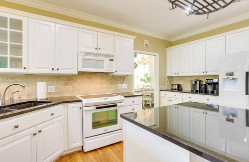 Cropwell Apartment | Sunny Coosa River Hideaway w/Boat Dock & Slip!
