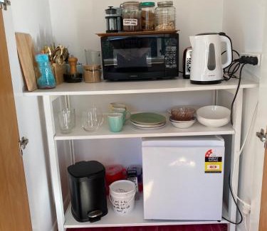 Paekakariki Apartment | Sunny cosy getaway near beach