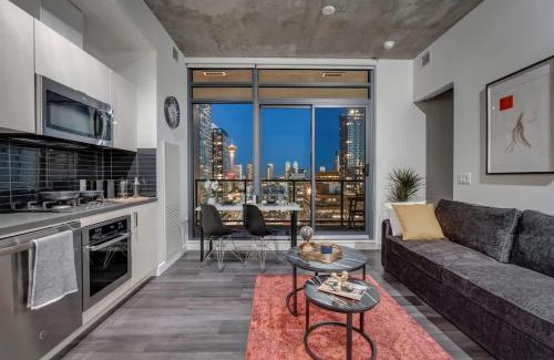 Connaught Apartment | Sunny Cozy Calgary Tower View