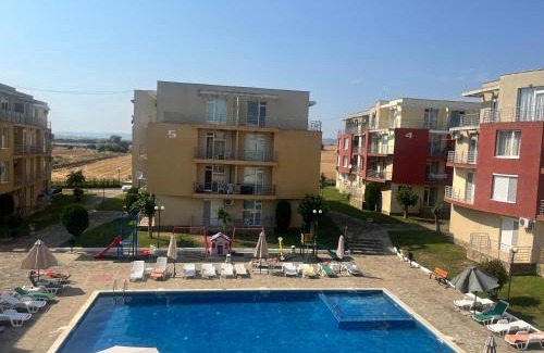 Tankovo Apartment | Sunny day 5