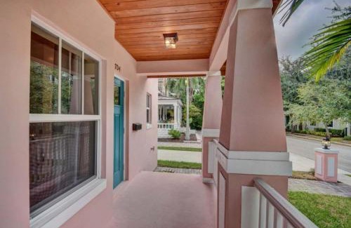 Grandview Heights Villa | Sunny Days Walking Distance To Everything! Villa