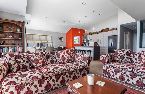 Ohope House | Sunny Daze - Ohope Beach Holiday Home