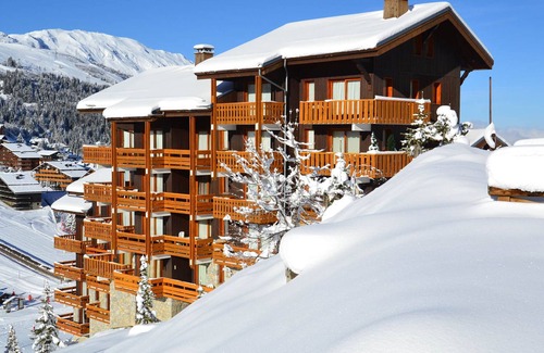 Les Allues Apartment | Sunny Duplex on the Slopes with Mezzanine, Ideal for Families