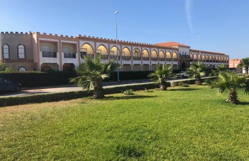 Sidi Bouzid House | Sunny duplex with garden in gated community