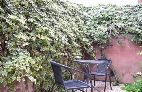 Newhaven House | Sunny Edinburgh 2 Bed.