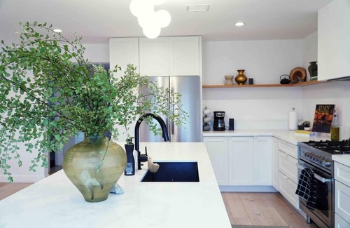 Los Angeles House | Sunny Elegant Designer House Near Beaches, Stadiums +