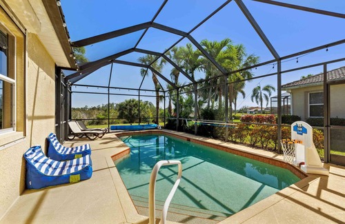 Timber Ridge House | Sunny FL home! Beautiful pool setting! Close to Beaches! Peaceful neighborhood!