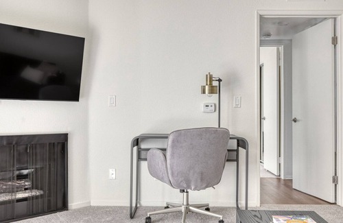 Los Feliz Apartment | Sunny Glendale 1BR w/ Gym, Pool & W/D, near Americana Mall, by Blueground