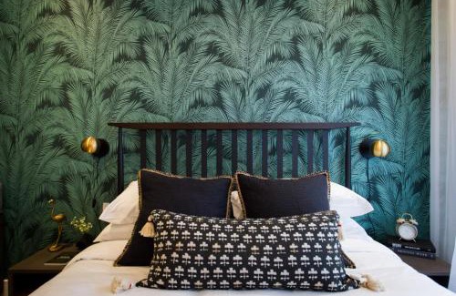 Little Italy Apartment | Sunny Green Palms Micro Studio with Yard View by Den Stays