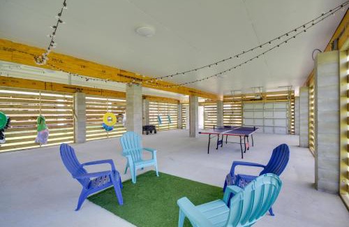 Gulfport House | Sunny Gulfport Vacation Rental Walk to Beaches!