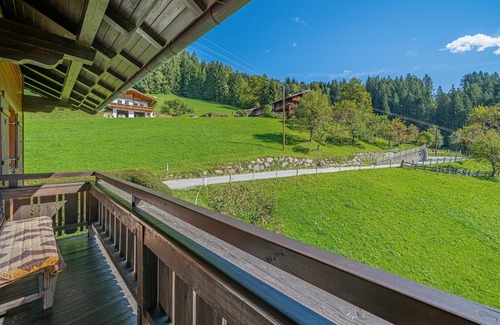 Windau Apartment | Sunny holiday home with open views
