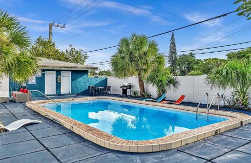 Downtown Hollywood House | Sunny Hollywood Pool Home Near Beach & Casino