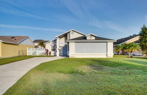 Buena Ventura Lakes House | Sunny Kissimmee Home with Pool about 12 Mi to Disney!