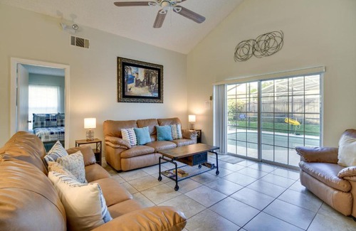 Buena Ventura Lakes House | Sunny Kissimmee Home with Pool about 12 Mi to Disney!