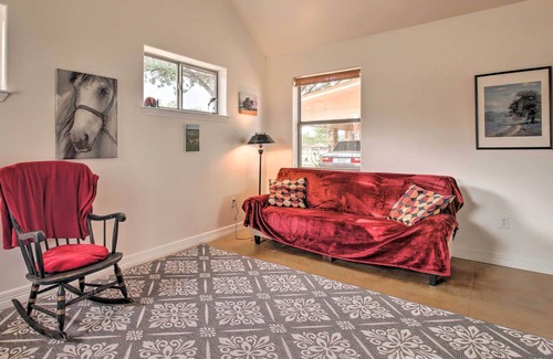 Buchanan Dam Apartment | Sunny Lake Buchanan Waterside Studio w/ Canoe