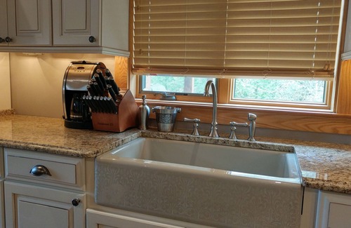 Bracebridge Cottage | Sunny Lake Muskoka Waterfront Cottage