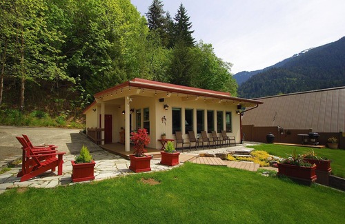 Port Angeles House | Sunny Lake Sutherland Gateway to Olympic National Park