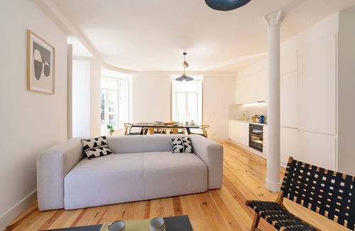 Lisbon Old Town Apartment | Sunny Lisbon Apartments by SoulPlaces