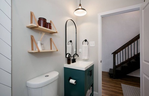 Roxborough-Manayunk Apartment | Sunny & Lofty in Manayunk w/ Private Outdoor Space
