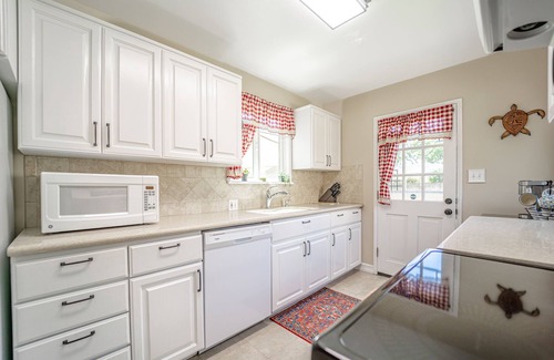 Los Altos House | Sunny Los Altos Bungalow - Relax in Long Beach