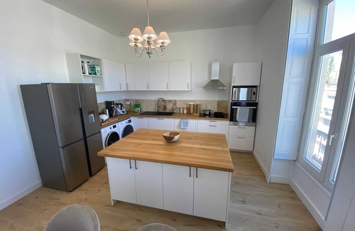 Gambetta Apartment | Sunny luxury flat in the city centre