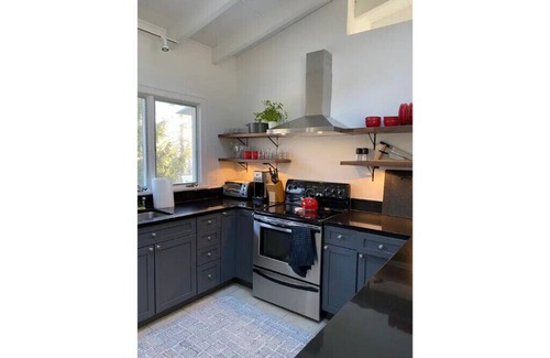 Barnes Landing House | Sunny Modern Beach House 1 block from the Bay