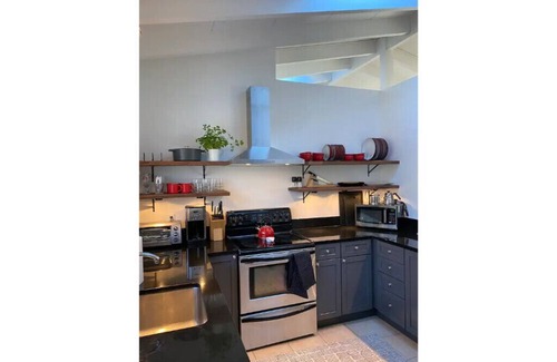 Barnes Landing House | Sunny Modern Beach House 1 block from the Bay