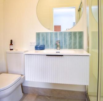 Dunedin House | Sunny Mornington 2 Bedroom Guest Suite