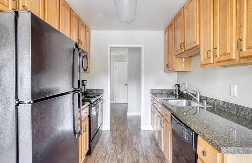 Mountain View Apartment | Sunny Mountain View 2BR w/Pool, Gym, BBQ, 5 min to Target, by Blueground